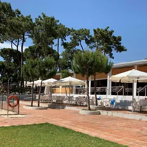 2* Parque de Campismo La Buganvilla