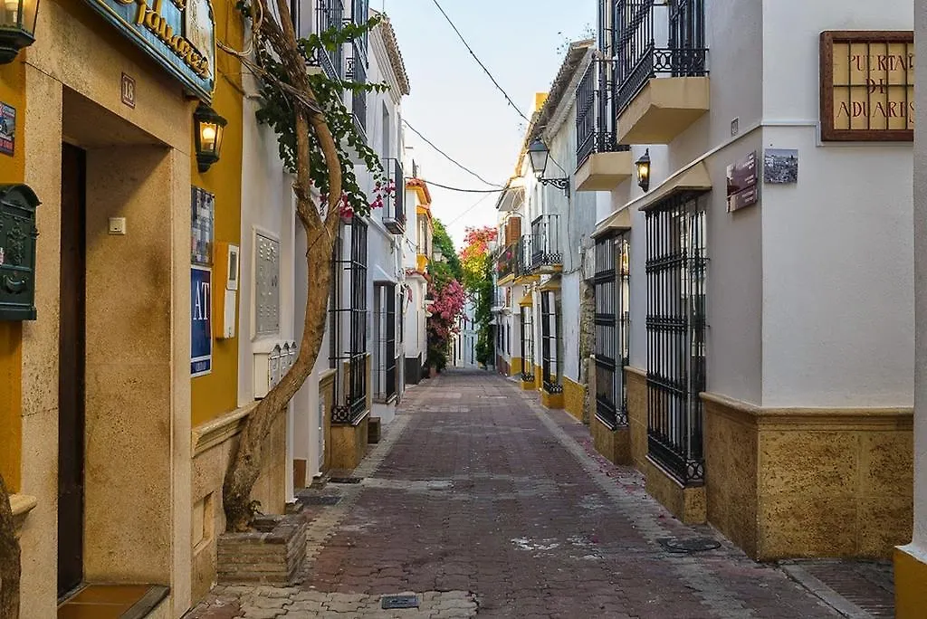 **  Aparthotel Puerta De Aduares Marbella Spagna