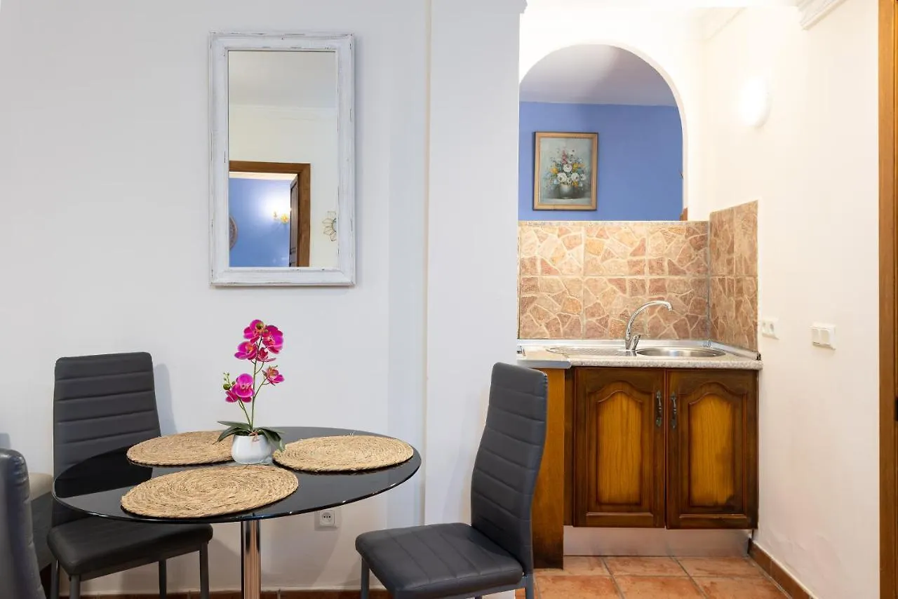 Aparthotel Puerta De Aduares Marbella 2*,