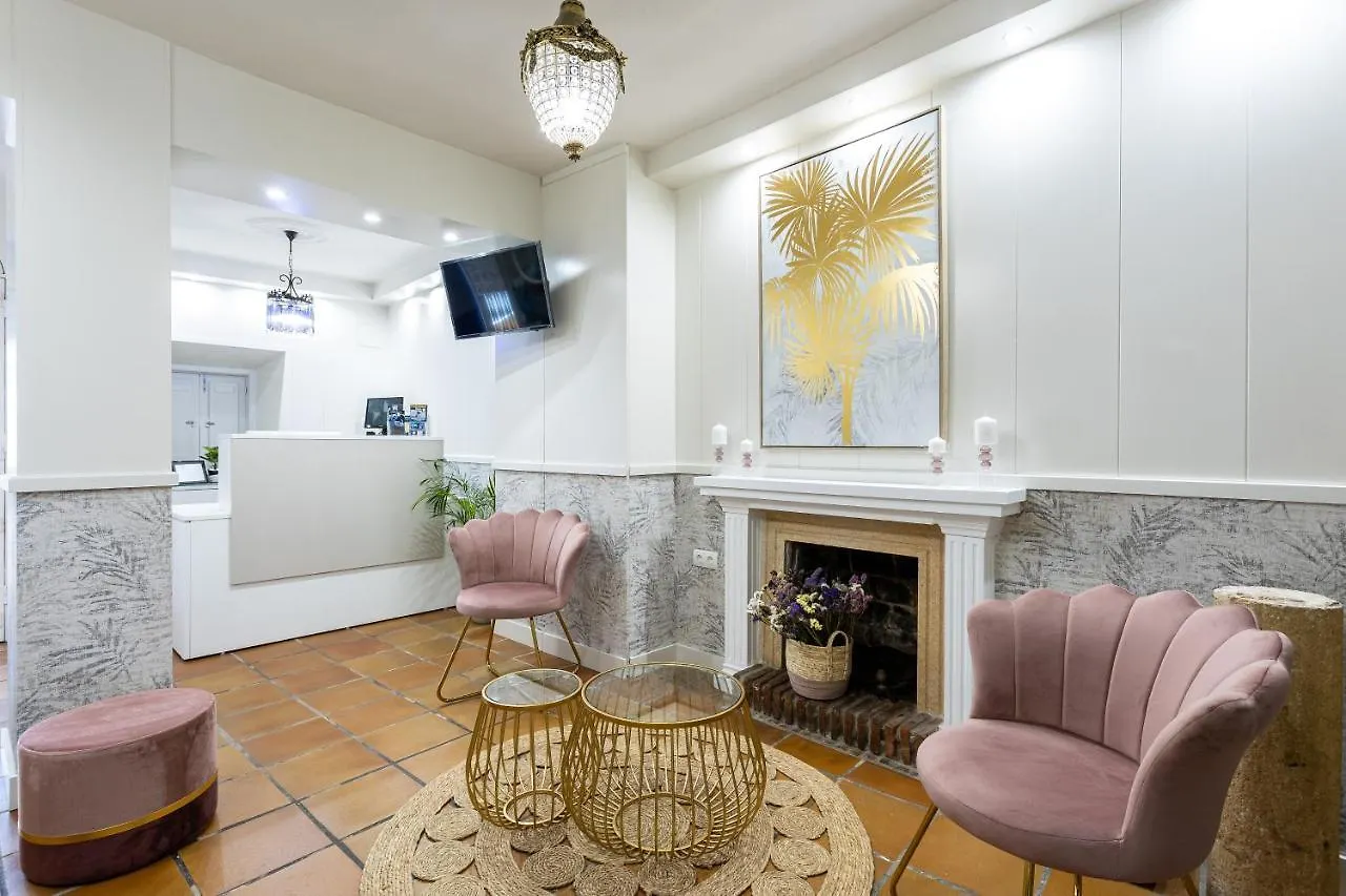 Aparthotel Puerta De Aduares Marbella 2*,